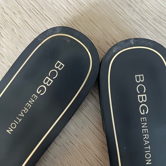 BCBGeneration BCBG Krista Black White Krista Logo Flat Sandals Slides Size 8 - Picture 3 of 6